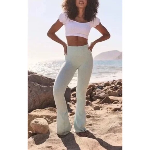 FREE PEOPLE MOVEMENT rich soul knit flares in mint size M/L - Picture 1 of 7
